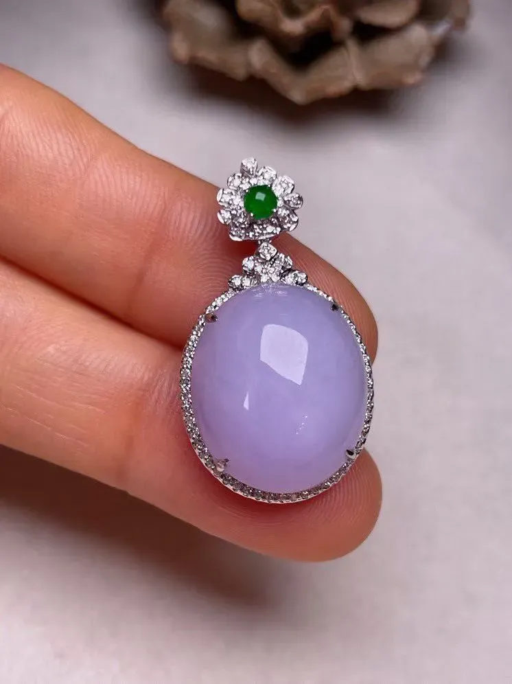 冰糯种紫罗兰蛋面吊坠、真金真钻镶嵌，种水好，玉质细腻 .裸石尺寸 17.6*14.7