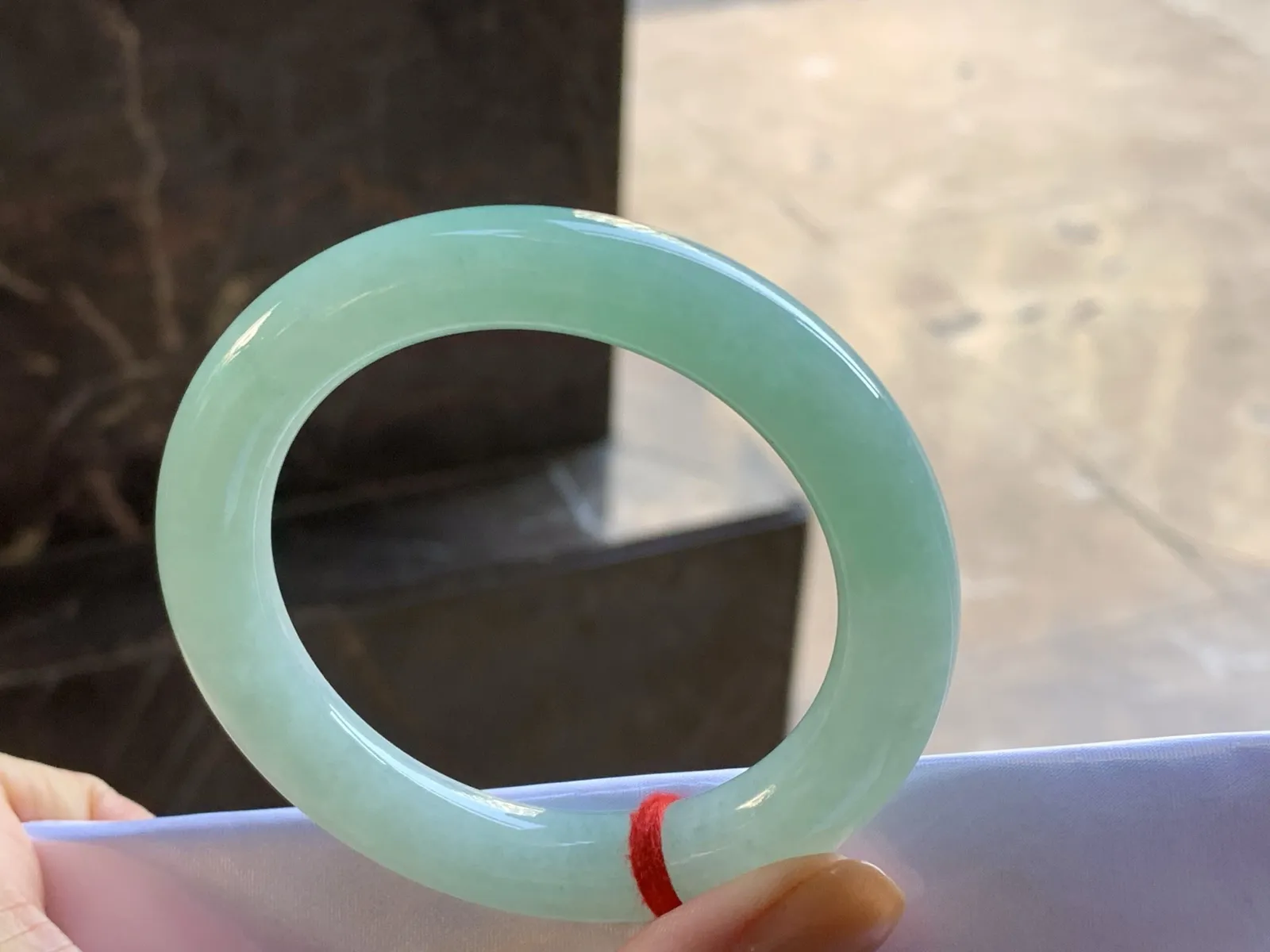 55-10.3

糯种晴底圆条手镯^_^
水润清爽