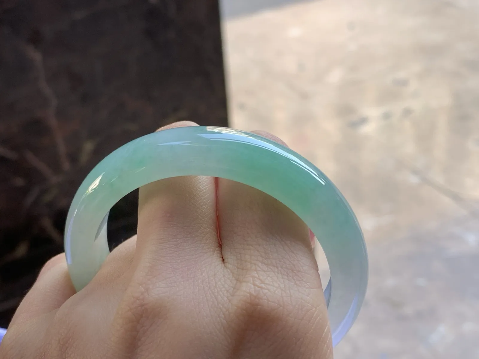 55.5-13.2-8.2

糯冰晴绿手镯^_^
颜色漂亮