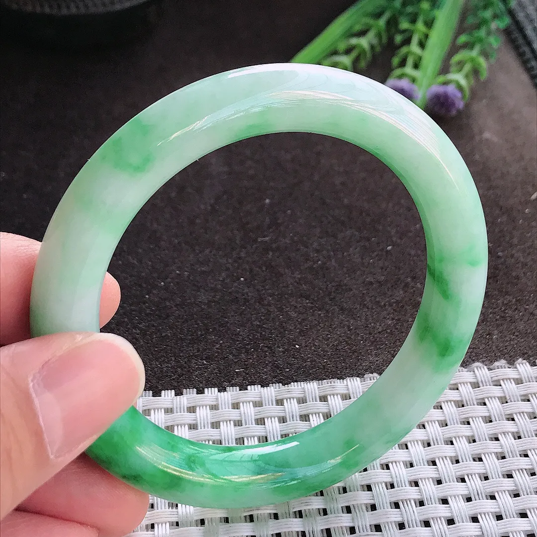 实拍A货翡翠54.8/10/9.8老坑精美飘阳绿圆条手镯翡翠玉镯手环