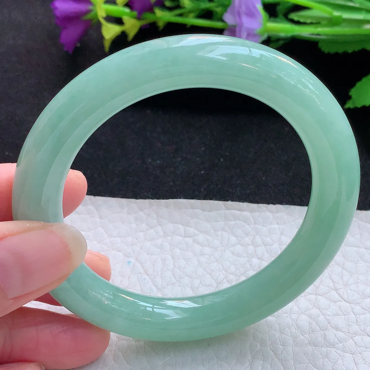 n实拍56.5*10.5美人镯 天然缅甸翡翠玉手镯水润甜绿圆条玉手环