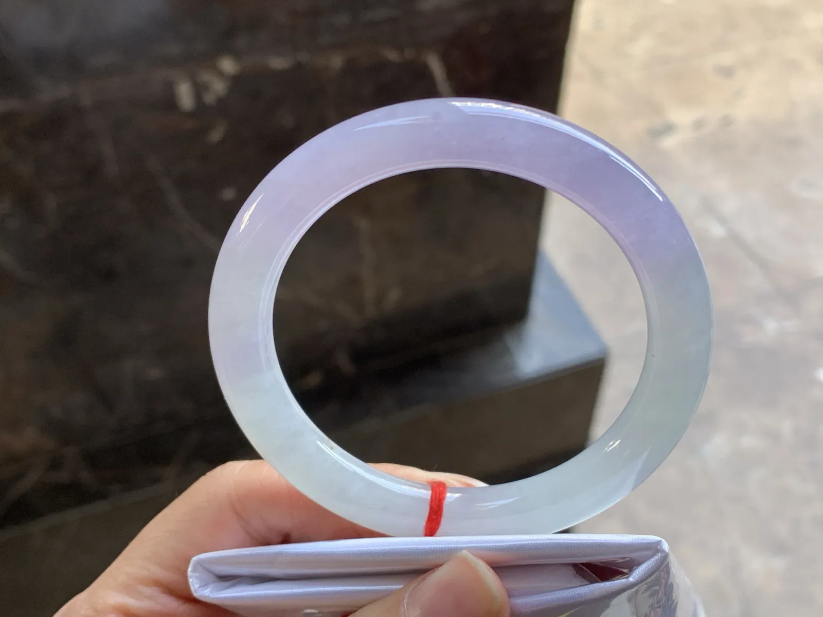 58-9.7

冰紫圆条手镯^_^冰透 水润