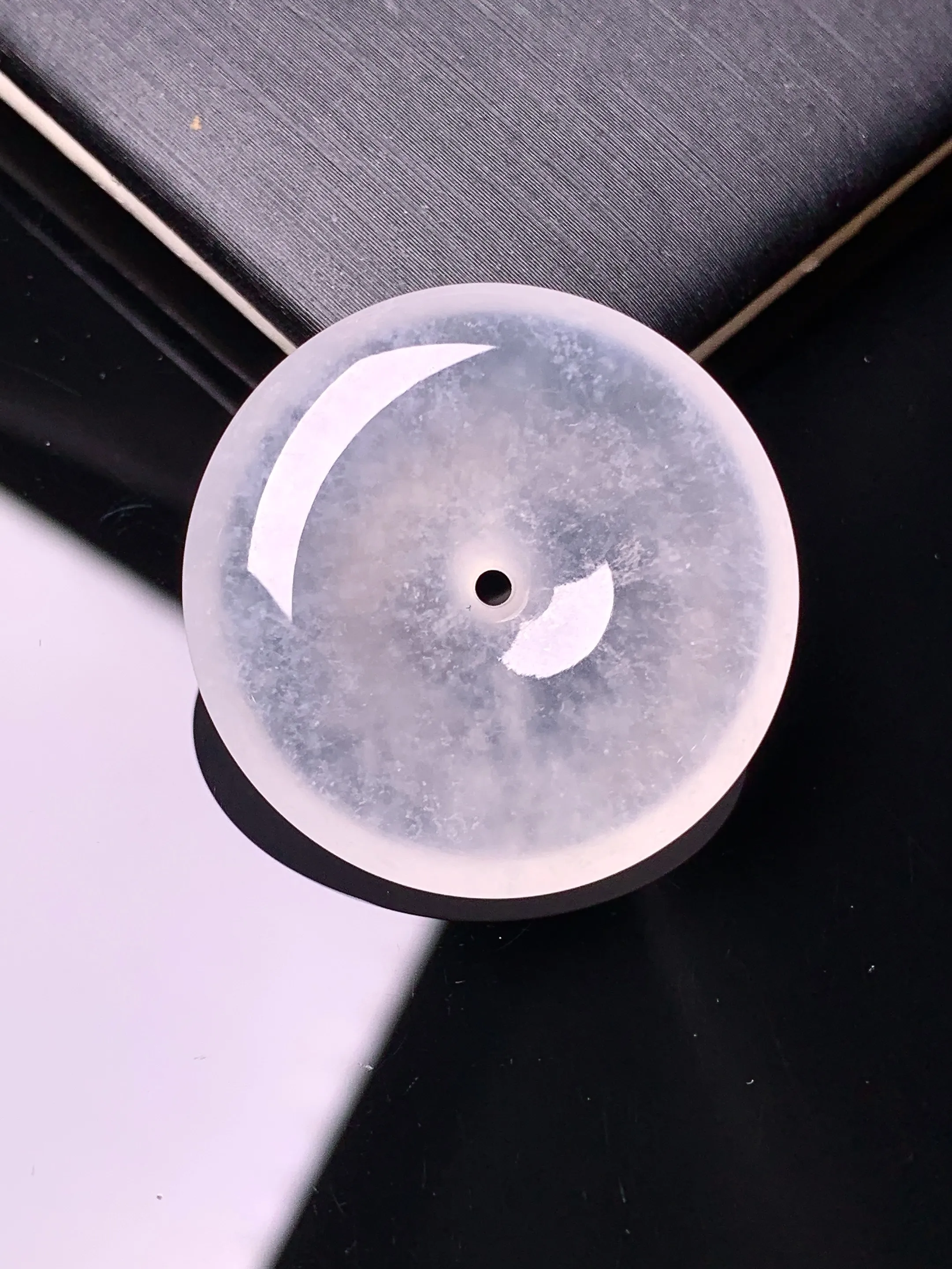 冰种平安扣吊坠 玉质细腻 色泽艳丽清新 整体尺寸26.7*5.7