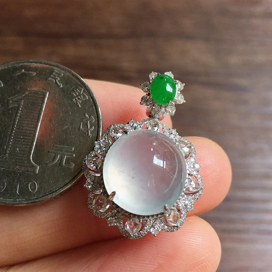 冰种蛋面吊坠，18k金镶嵌，冰润饱满，玉质细腻，种水足，Wx 尺寸26.2*18*11.8