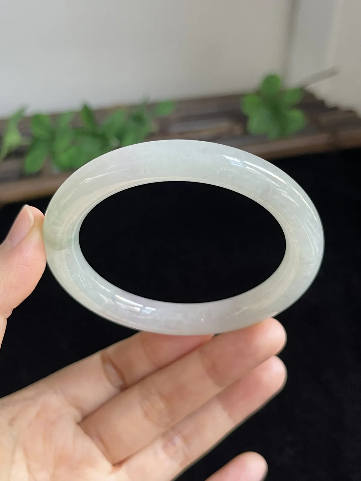 圆镯53.7圈口，翡翠手镯