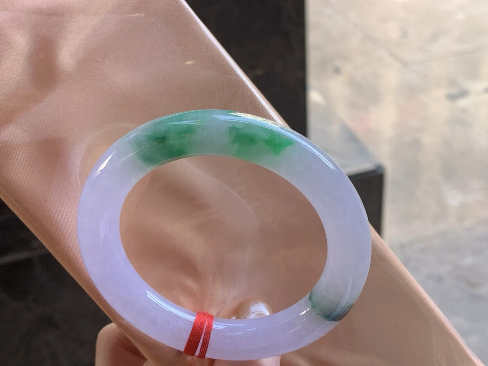 56-11.4

糯冰春彩圆条手镯^_^
颜色漂亮水润