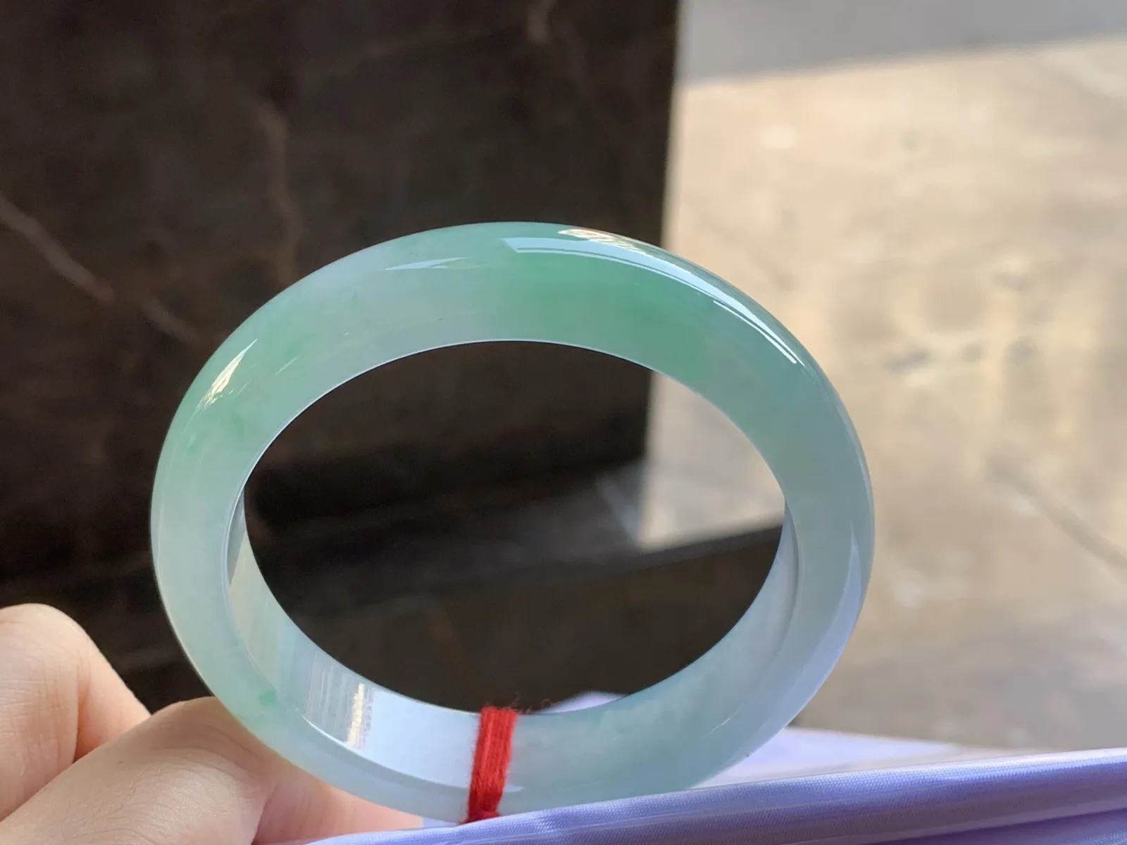 55.5-13.2-8.2

糯冰晴绿手镯^_^
颜色漂亮