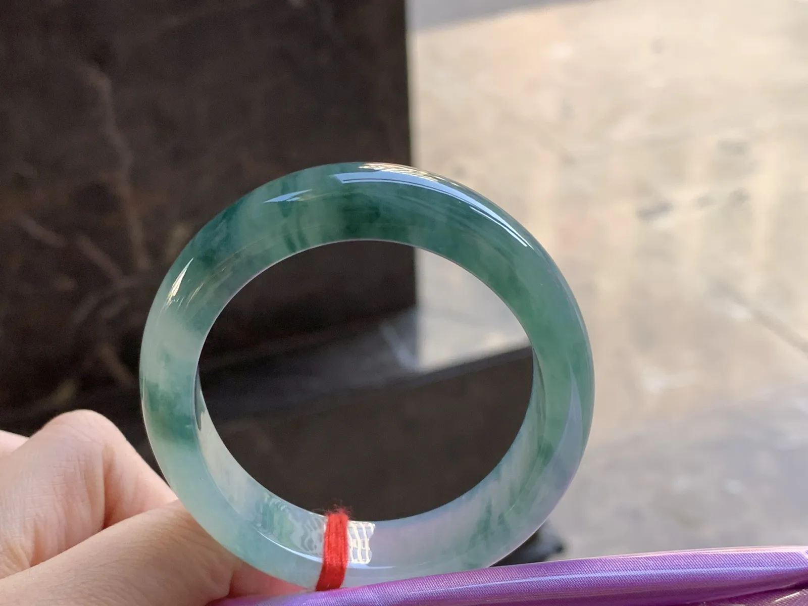 53.5-12.7-7.9

糯冰飘花贵妃镯^_^
种好水润