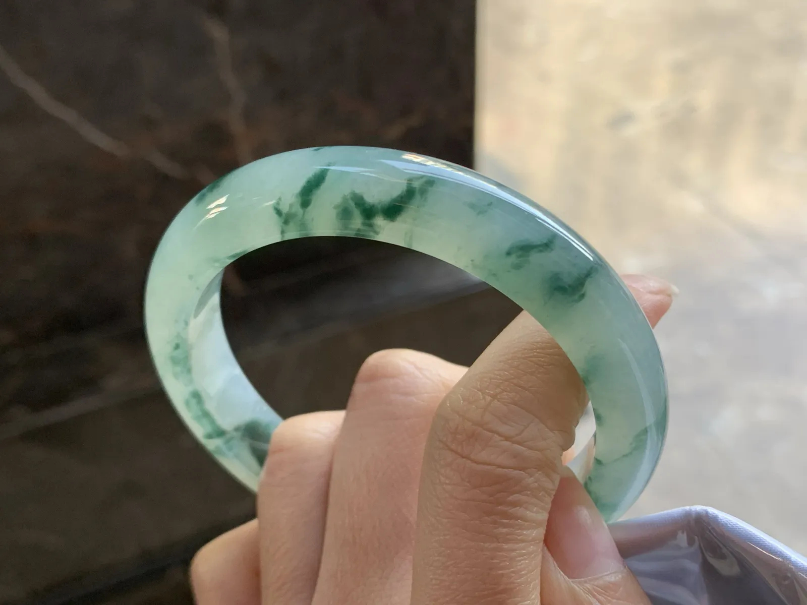 59.5-11.5-8

蓝花手镯^_^飘花浓郁 大圈