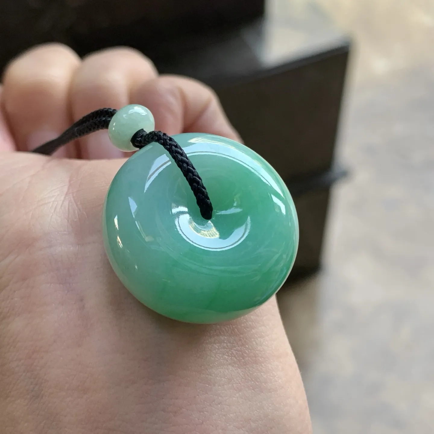 绿色肉扣^_^鲜艳 玉质温润