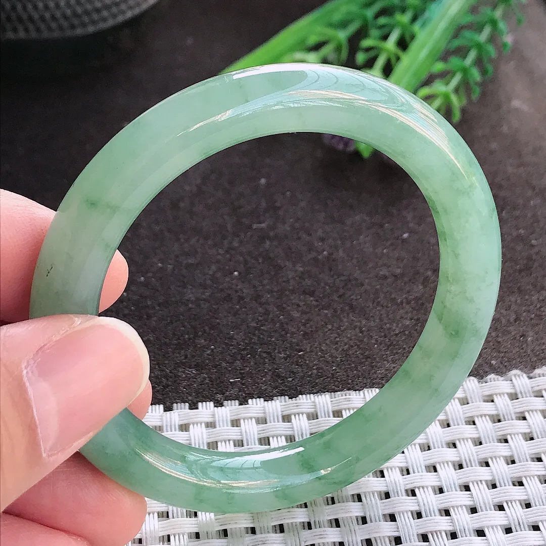 实拍A货翡翠50/9/8.8老坑冰胶水灵冰晴绿圆条手镯小圈口玉镯手环