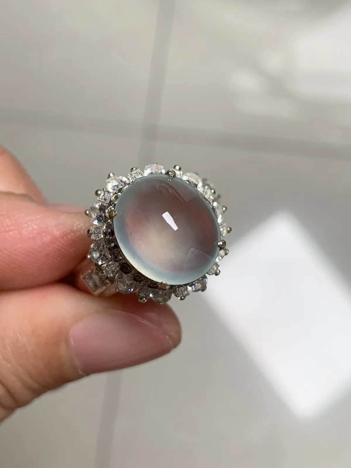 高冰戒面
无纹裂，老坑种钢性十足纯净饱满