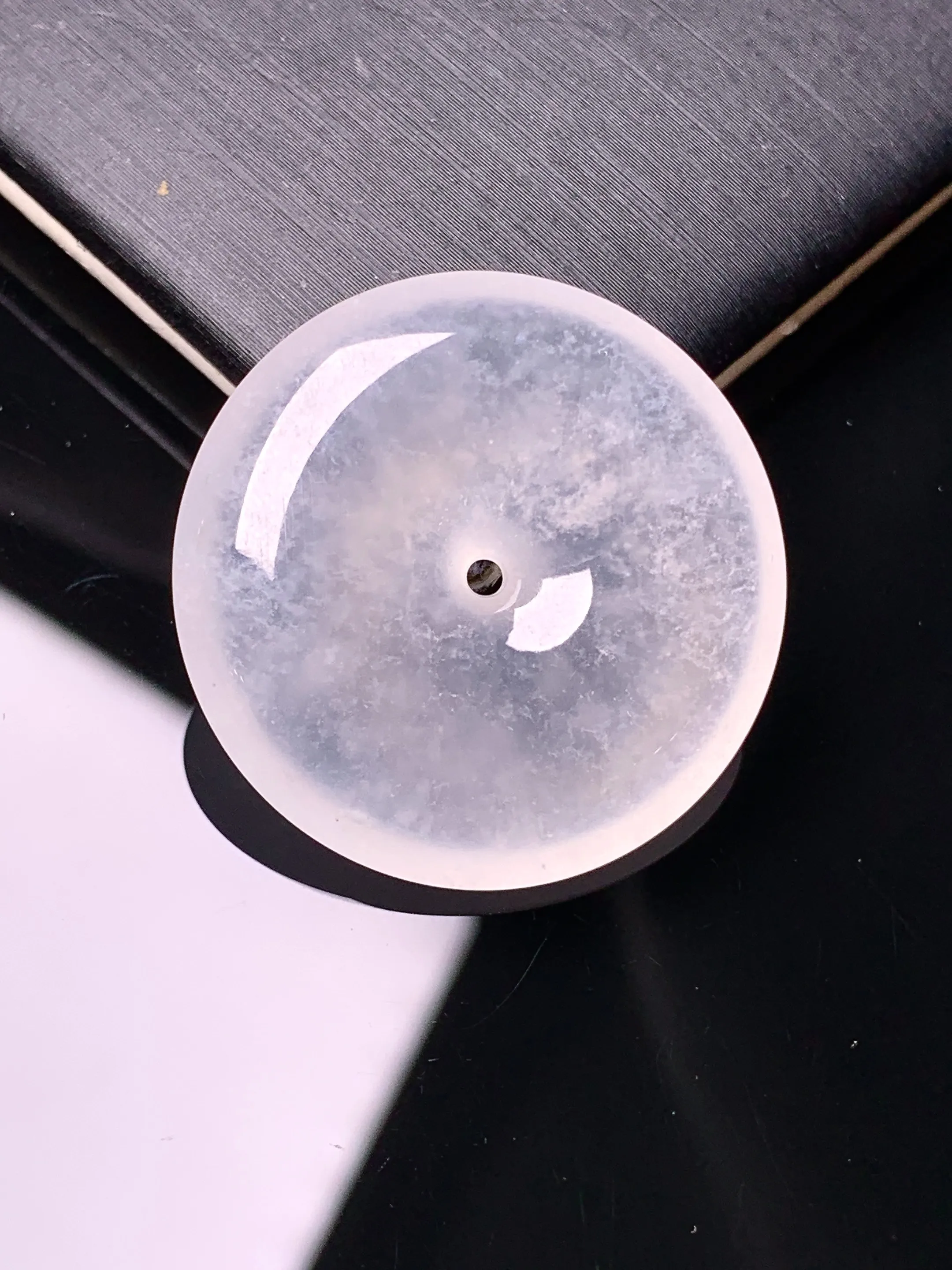 冰种平安扣吊坠 玉质细腻 色泽艳丽清新 整体尺寸26.7*5.7