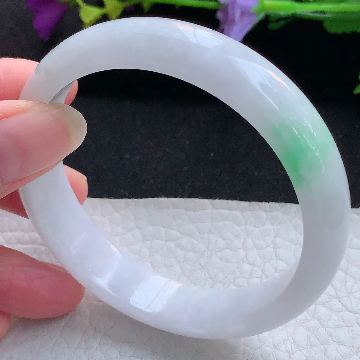 ee实拍58*13.3*7平安镯 天然缅甸翡翠玉手镯白底青宽边玉手环