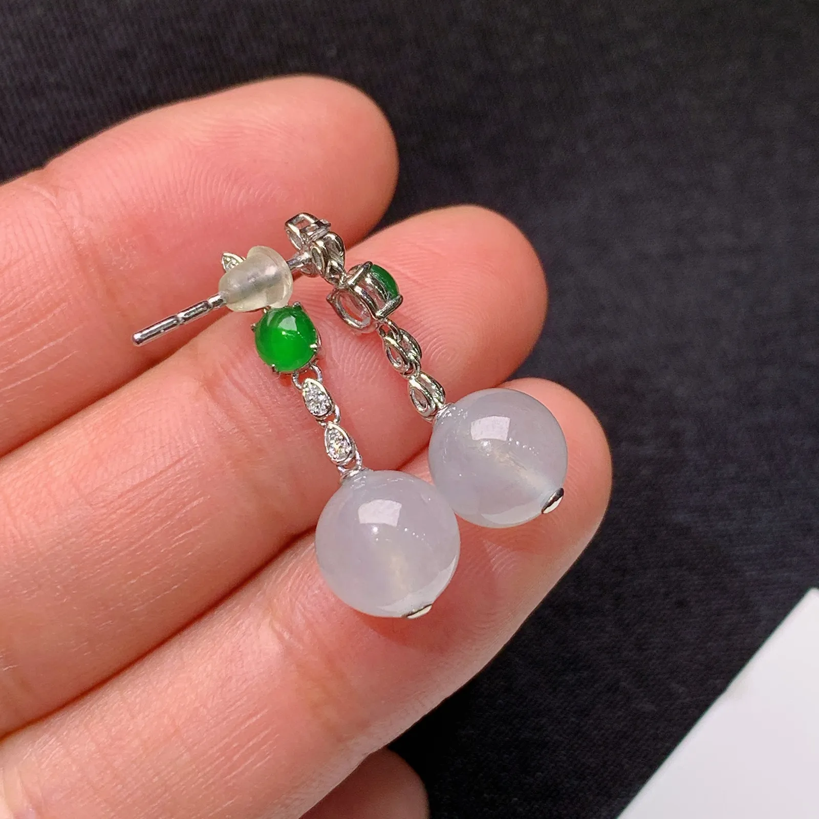 冰种圆珠耳坠，18k金镶嵌，温润细腻，简约时尚，冰润细腻，种水足，Of 直径7.9