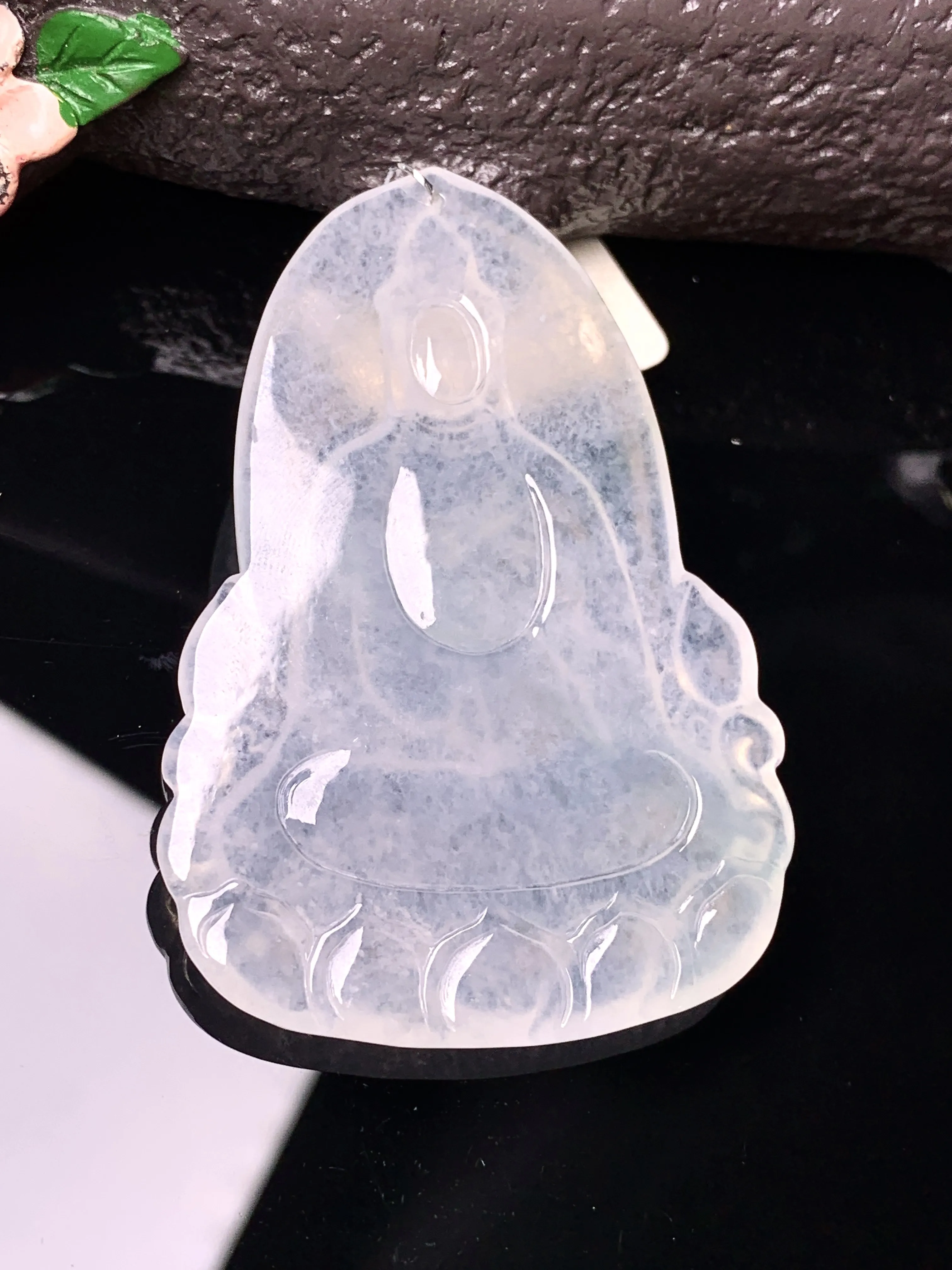 冰种观音菩萨吊坠 玉质细腻 色泽艳丽清新 整体尺寸55*37.5*4.8