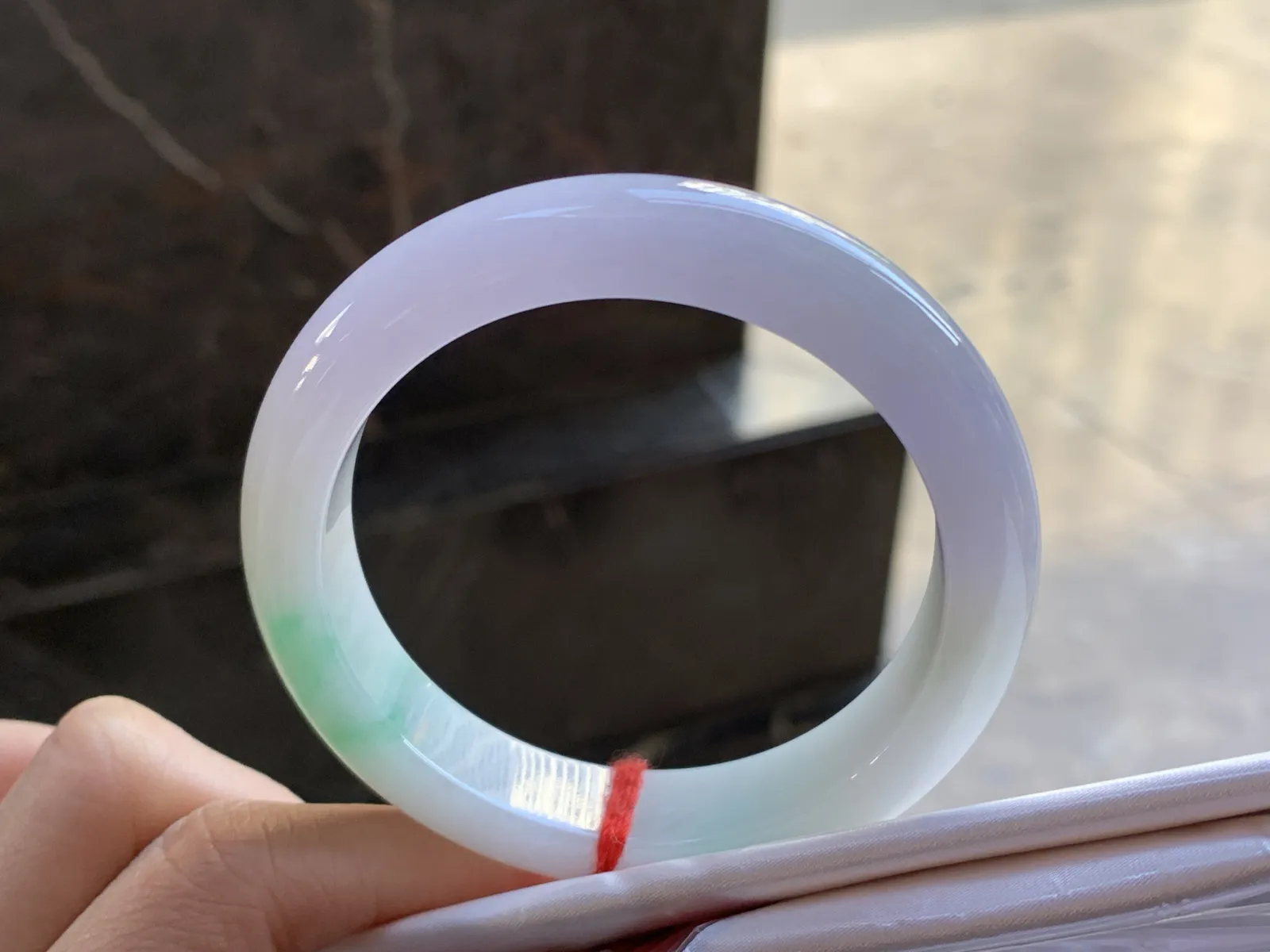 54-12.6-8.8

春带彩手镯^_^玉质温润