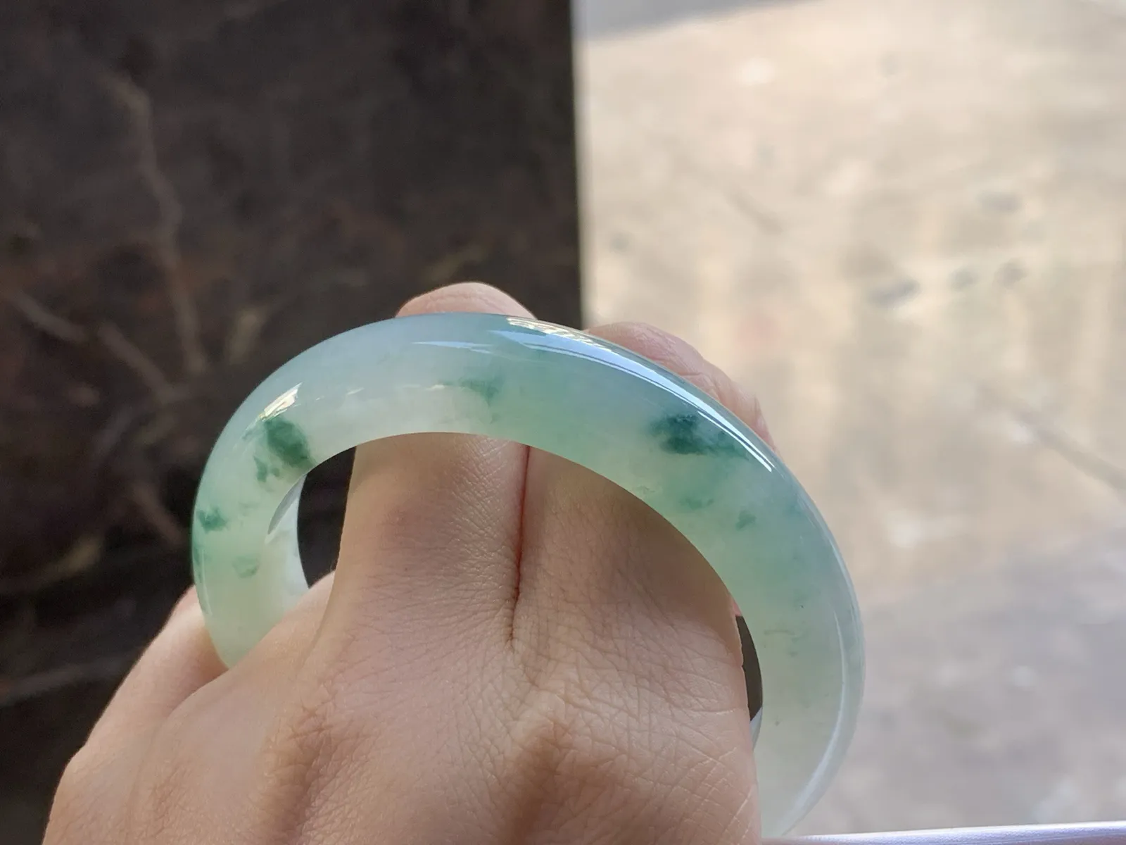 52-11.9-10.7

糯冰飘花手镯^_^
种好水润