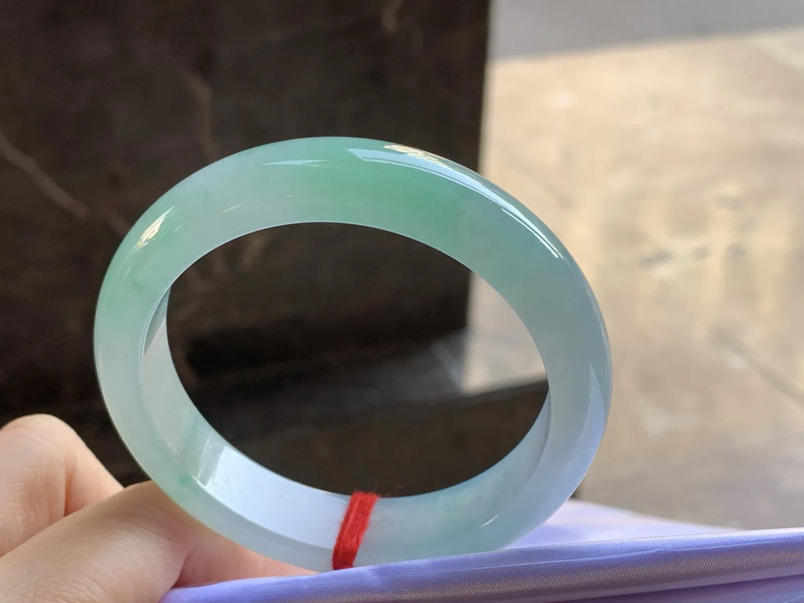 55.5-13.2-8.2

糯冰晴绿手镯^_^
颜色漂亮