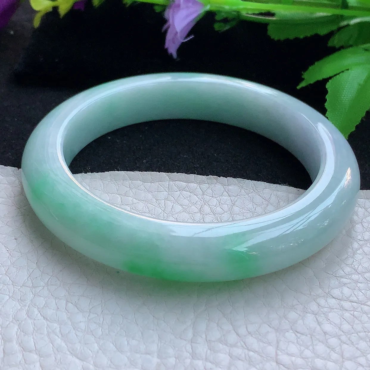 yh大圈口61.5*12*10.3平安镯 天然缅甸翡翠玉手镯白底青宽边玉手环