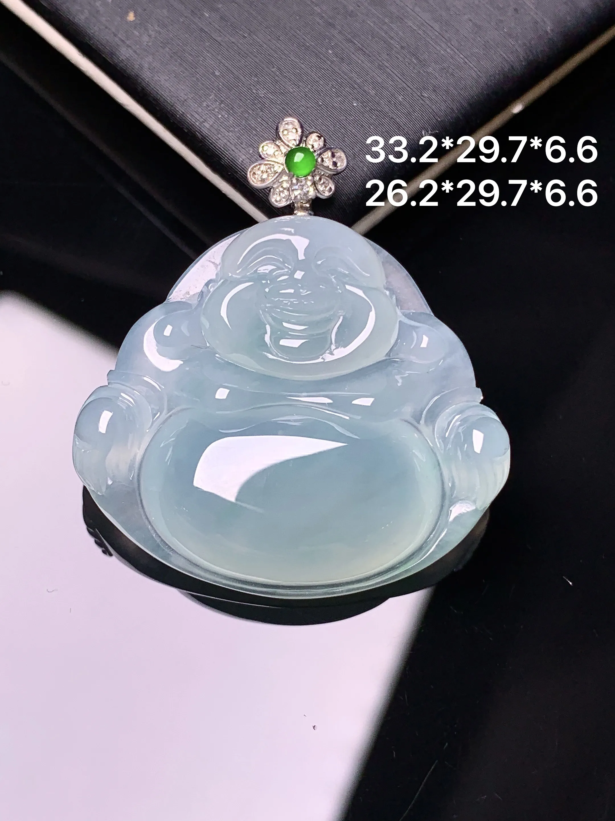 18k金钻镶嵌冰种佛公吊坠 玉质细腻 色泽艳丽清新 整体尺寸33.2*29.7*6.6