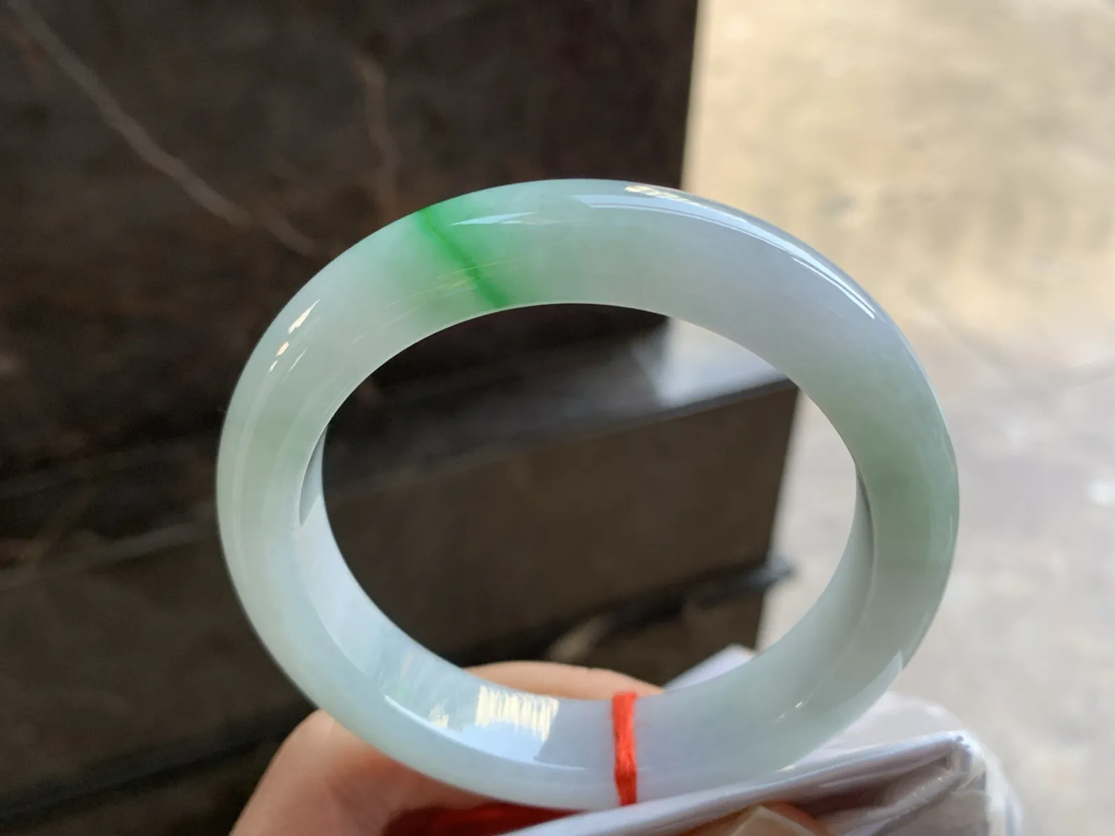 57-13-8

飘绿手镯^_^细腻