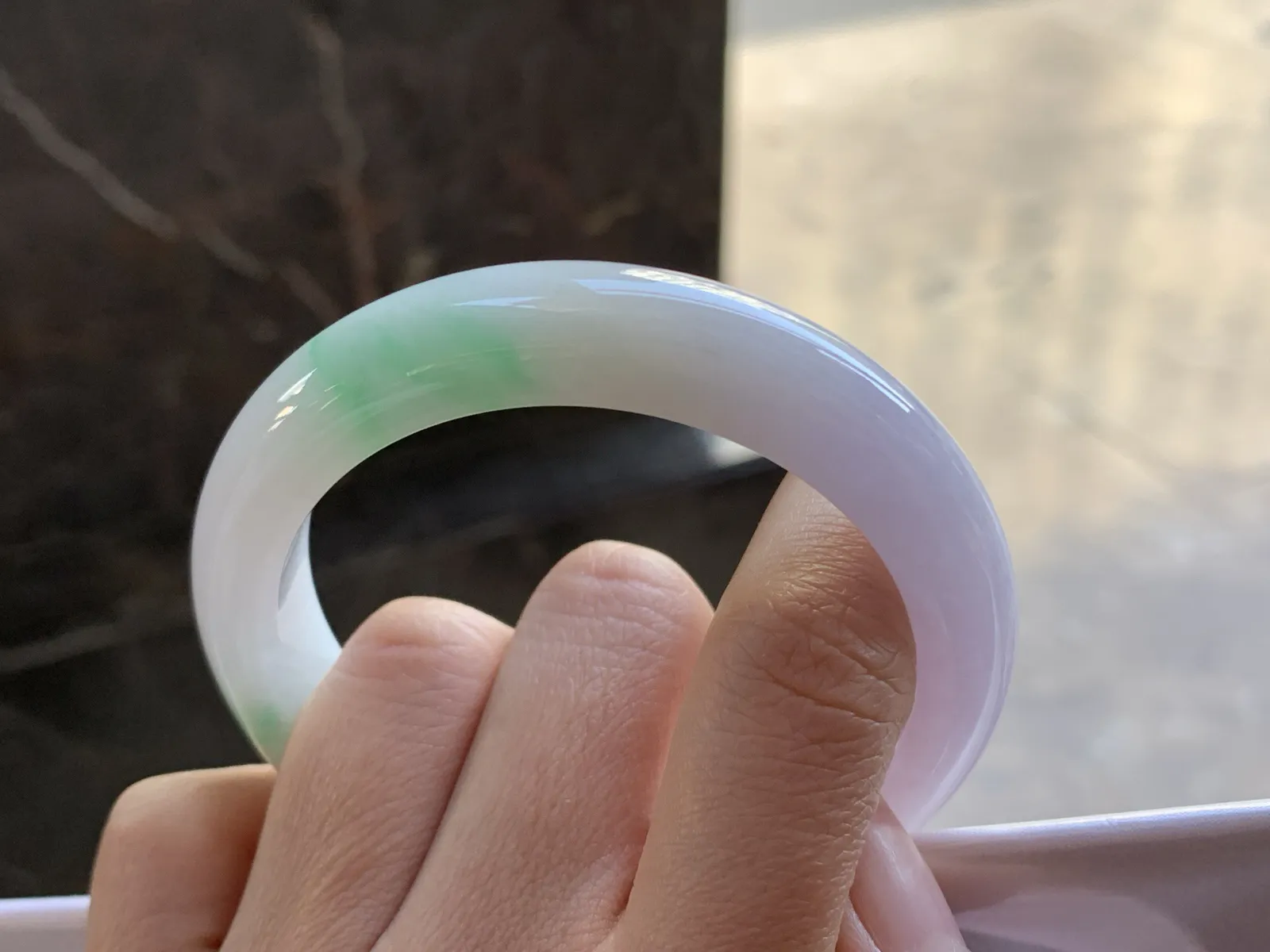 54-12.6-8.8

春带彩手镯^_^玉质温润