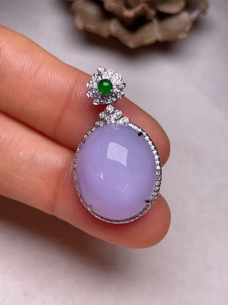 冰糯种紫罗兰蛋面吊坠、真金真钻镶嵌，种水好，玉质细腻 .裸石尺寸 17.6*14.7