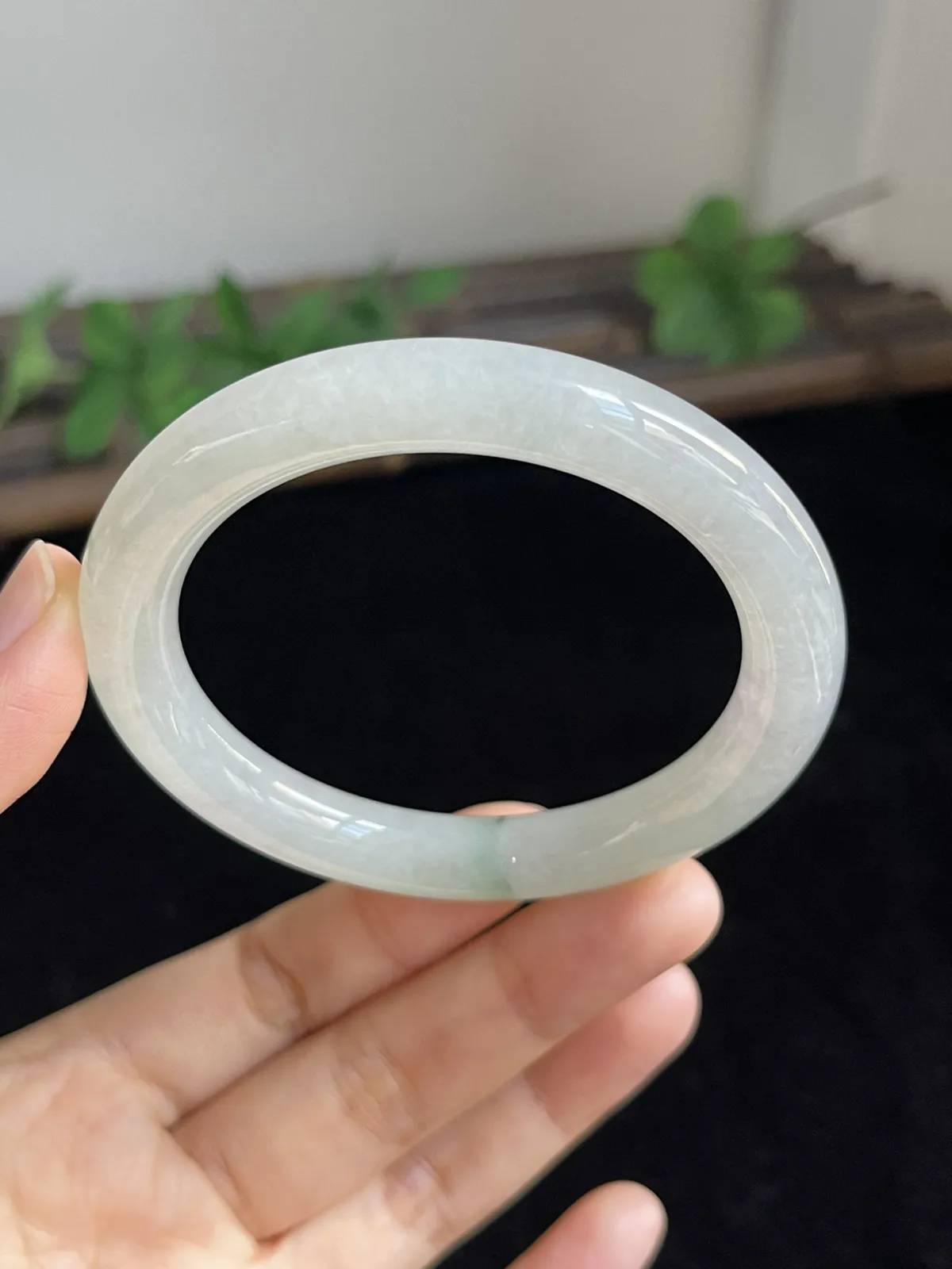 圆镯53.7圈口，翡翠手镯