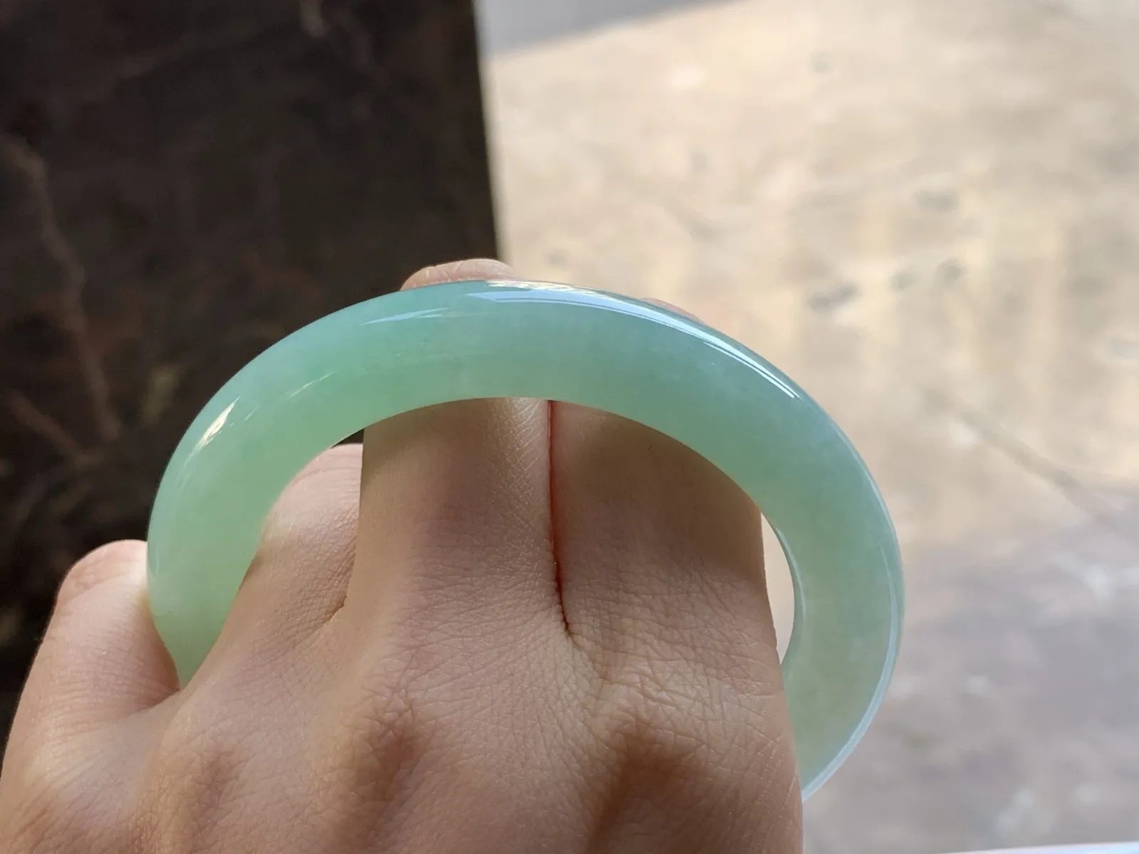 55-10.3

糯种晴底圆条手镯^_^
水润清爽