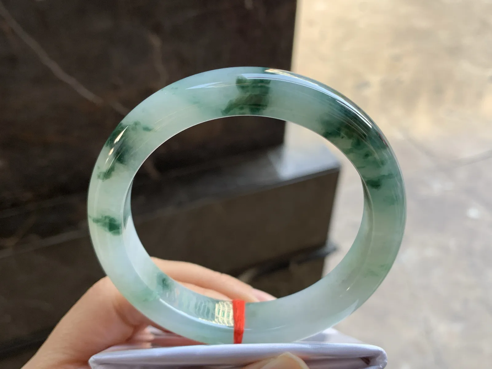 60.5-12.7-9.2

蓝花大圈手镯^_^飘花浓郁 鲜艳