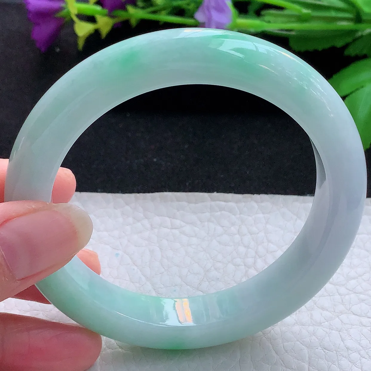 yh大圈口61.5*12*10.3平安镯 天然缅甸翡翠玉手镯白底青宽边玉手环