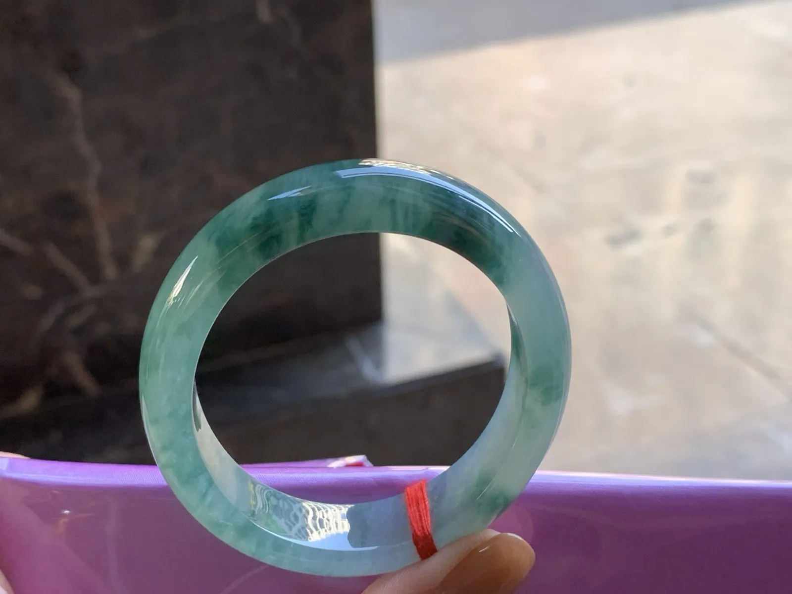 53.5-12.7-7.9

糯冰飘花贵妃镯^_^
种好水润