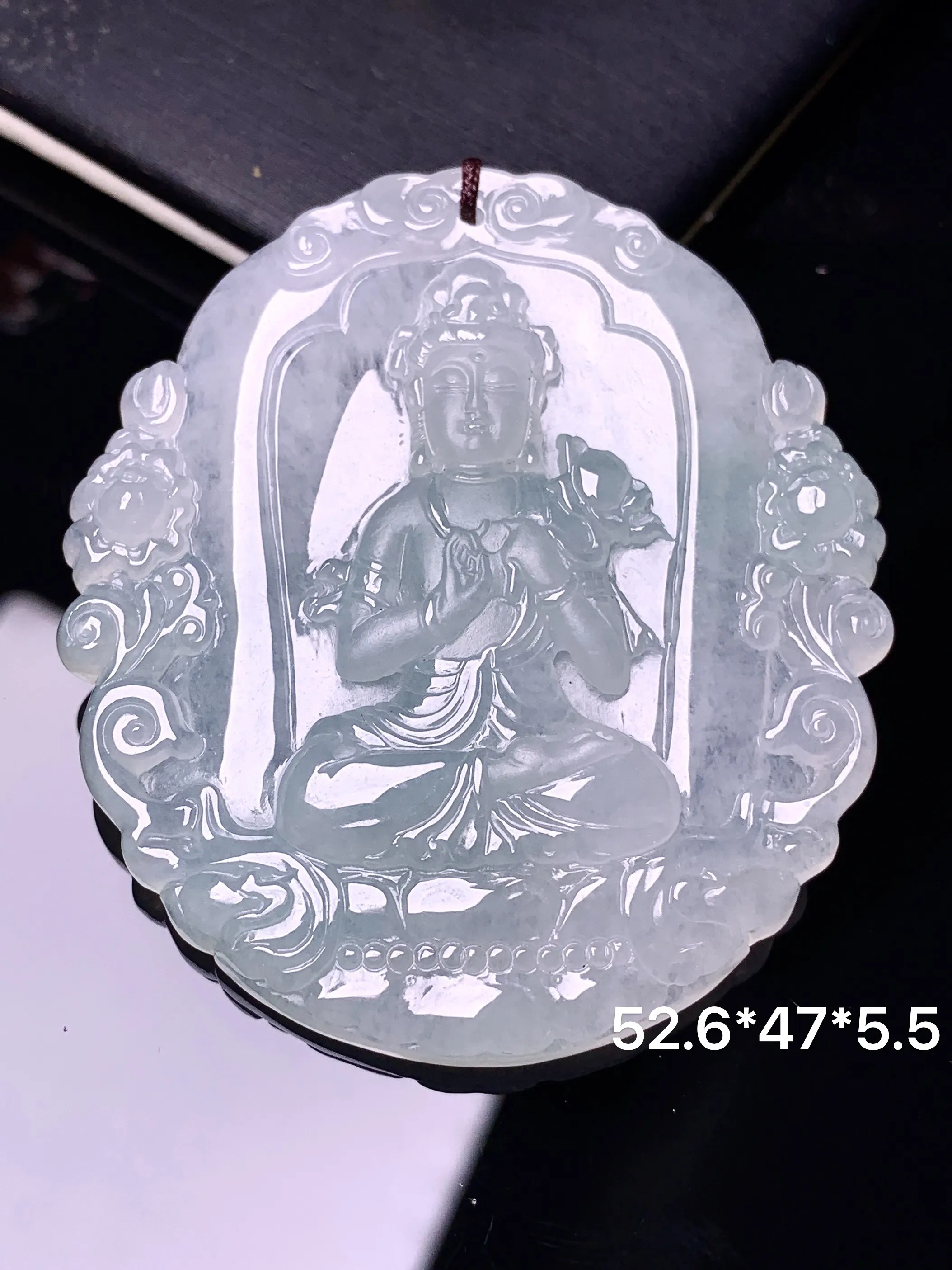 冰种观音菩萨吊坠 玉质细腻 色泽艳丽清新 整体尺寸52.6*47*5.5
