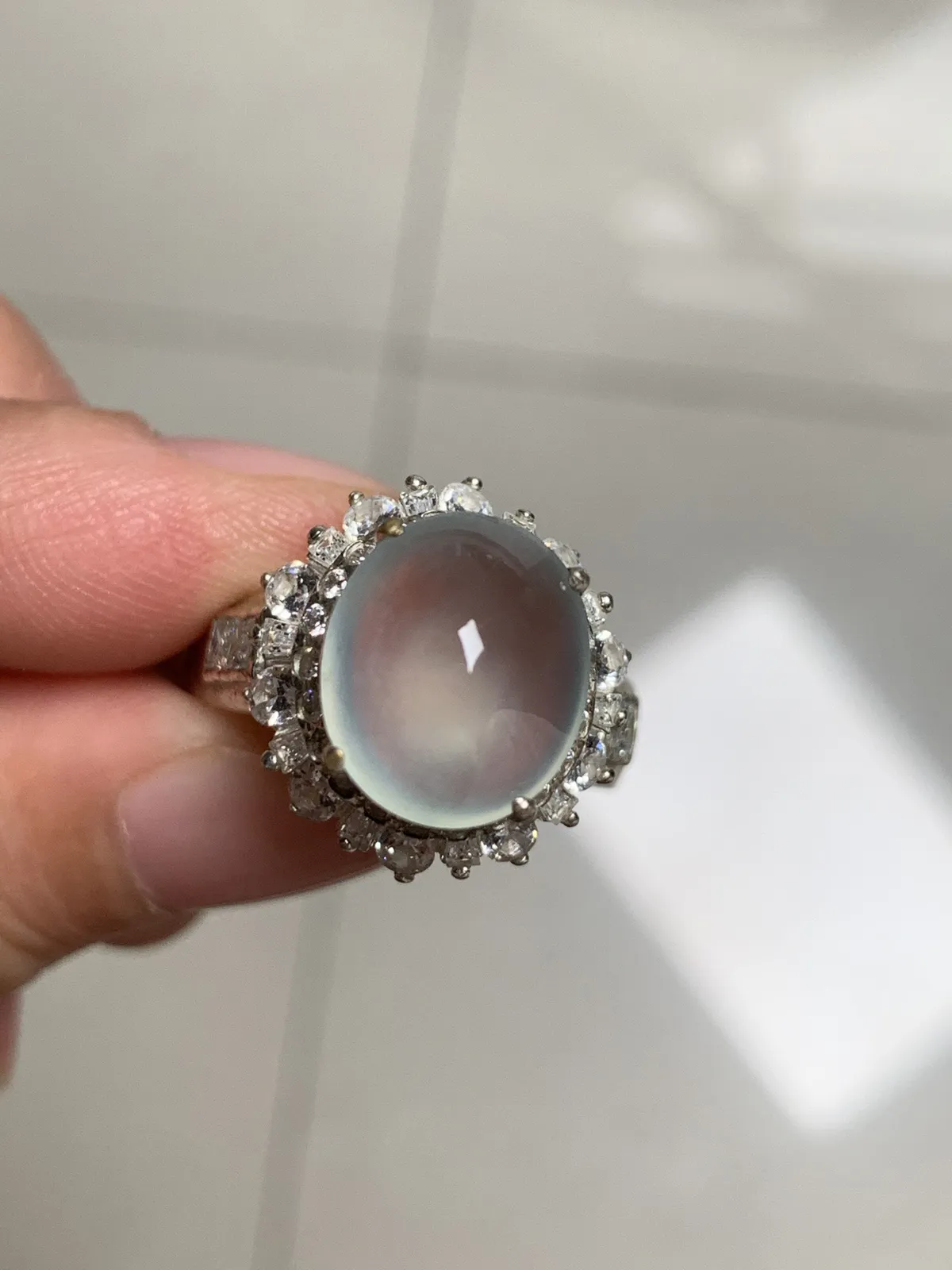 高冰戒面
无纹裂，老坑种钢性十足纯净饱满