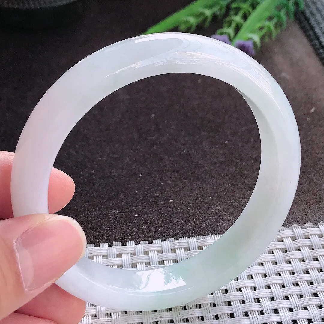 实拍A货翡翠59.5/12.1/8.1老坑秀气冰润白月光手镯宽边玉镯手环