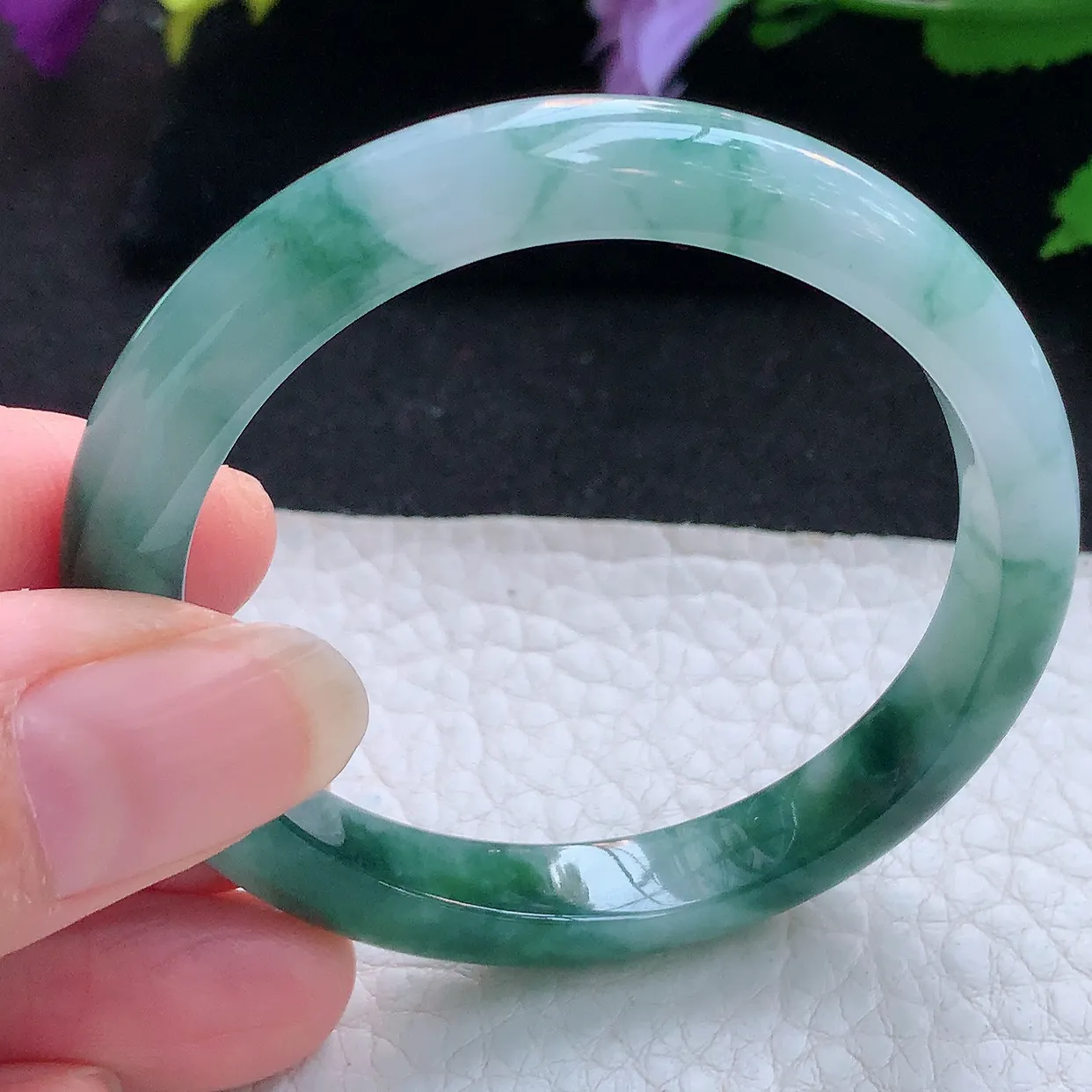 js小圈口53*44.5*7.8*6.8贵妃镯 天然缅甸翡翠玉手镯冰飘花秀气蛋形玉手环