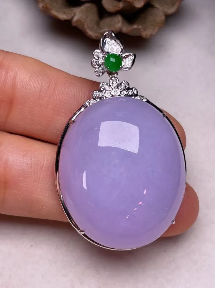 冰糯种紫罗兰鸽子蛋吊坠、真金真钻镶嵌，种水好，玉质细腻 .裸石尺寸30.2*25.5