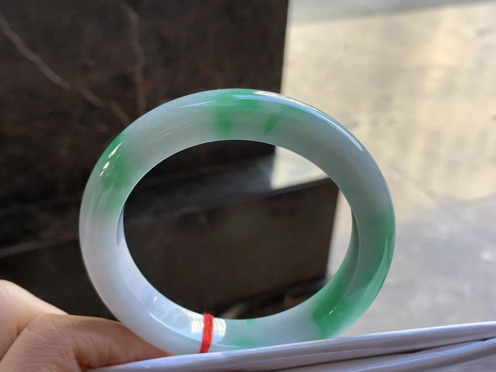 59-12.4-10

带色手镯^_^颜色鲜艳 浓郁