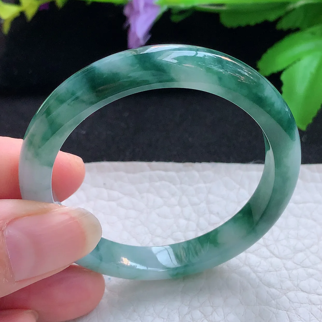 js小圈口53*44.5*7.8*6.8贵妃镯 天然缅甸翡翠玉手镯冰飘花秀气蛋形玉手环