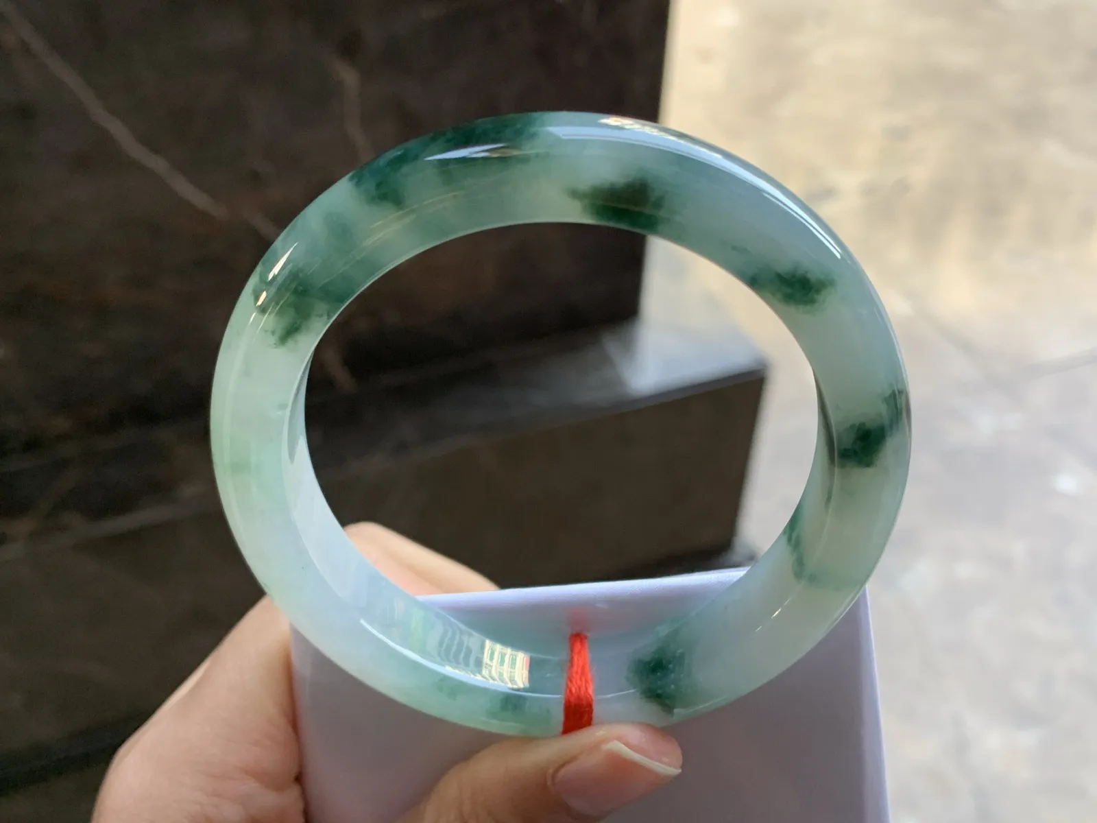 60.5-12.7-9.2

蓝花大圈手镯^_^飘花浓郁 鲜艳