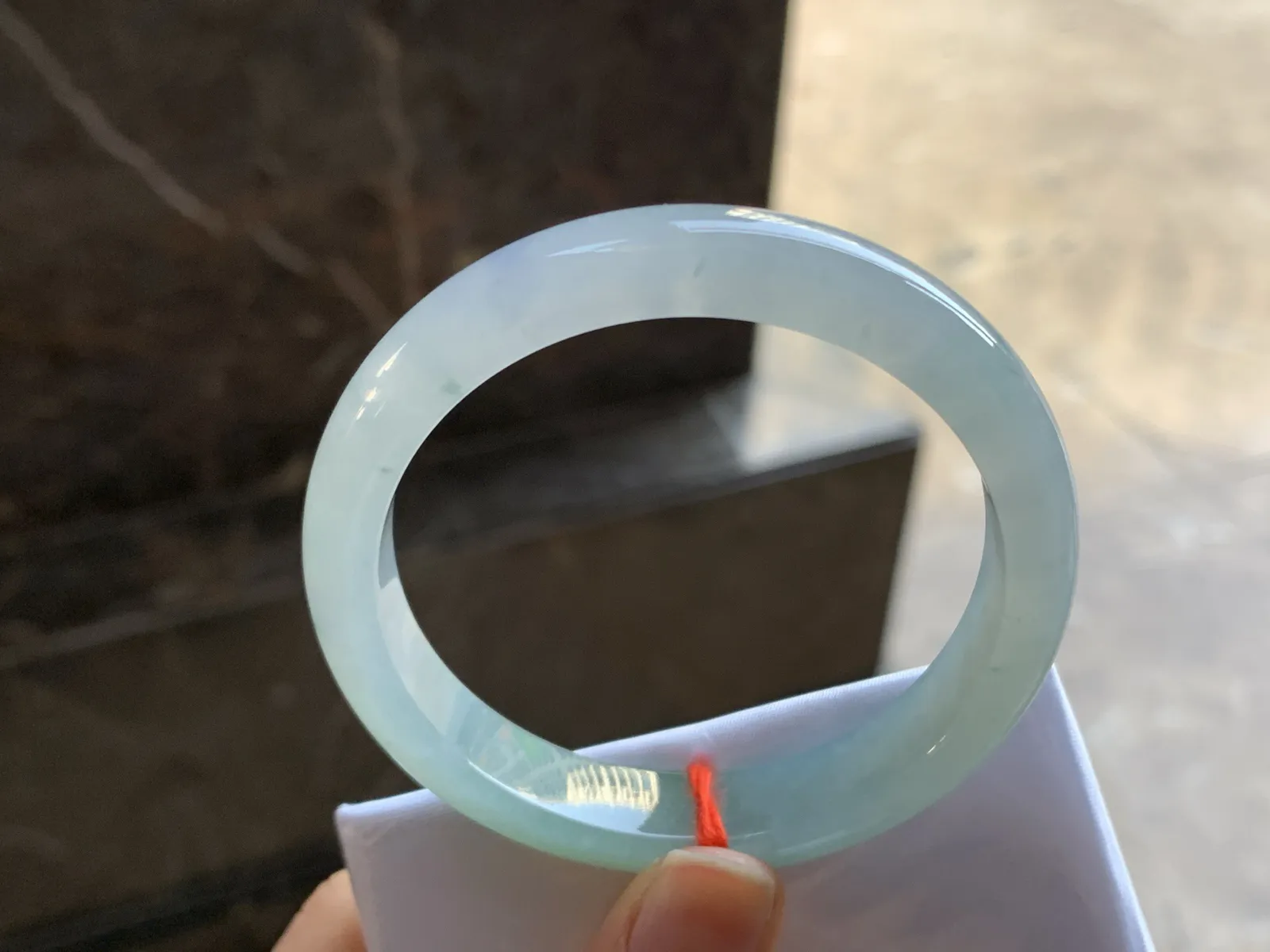 53.5-10.9-7.2

糯冰种手镯^_^清新细腻