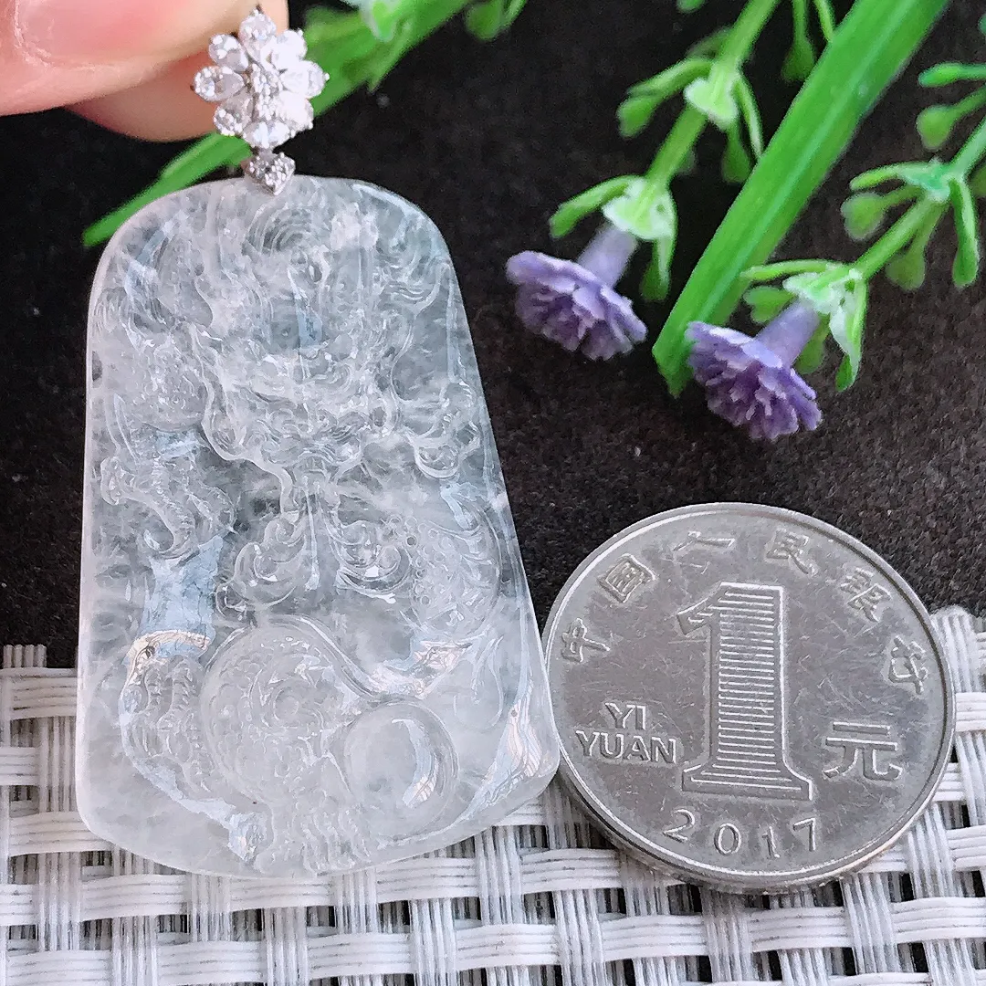 实拍A货翡翠40.8/27.5/5老坑18k金镶嵌冰种白冰龙牌吊坠翡翠挂件