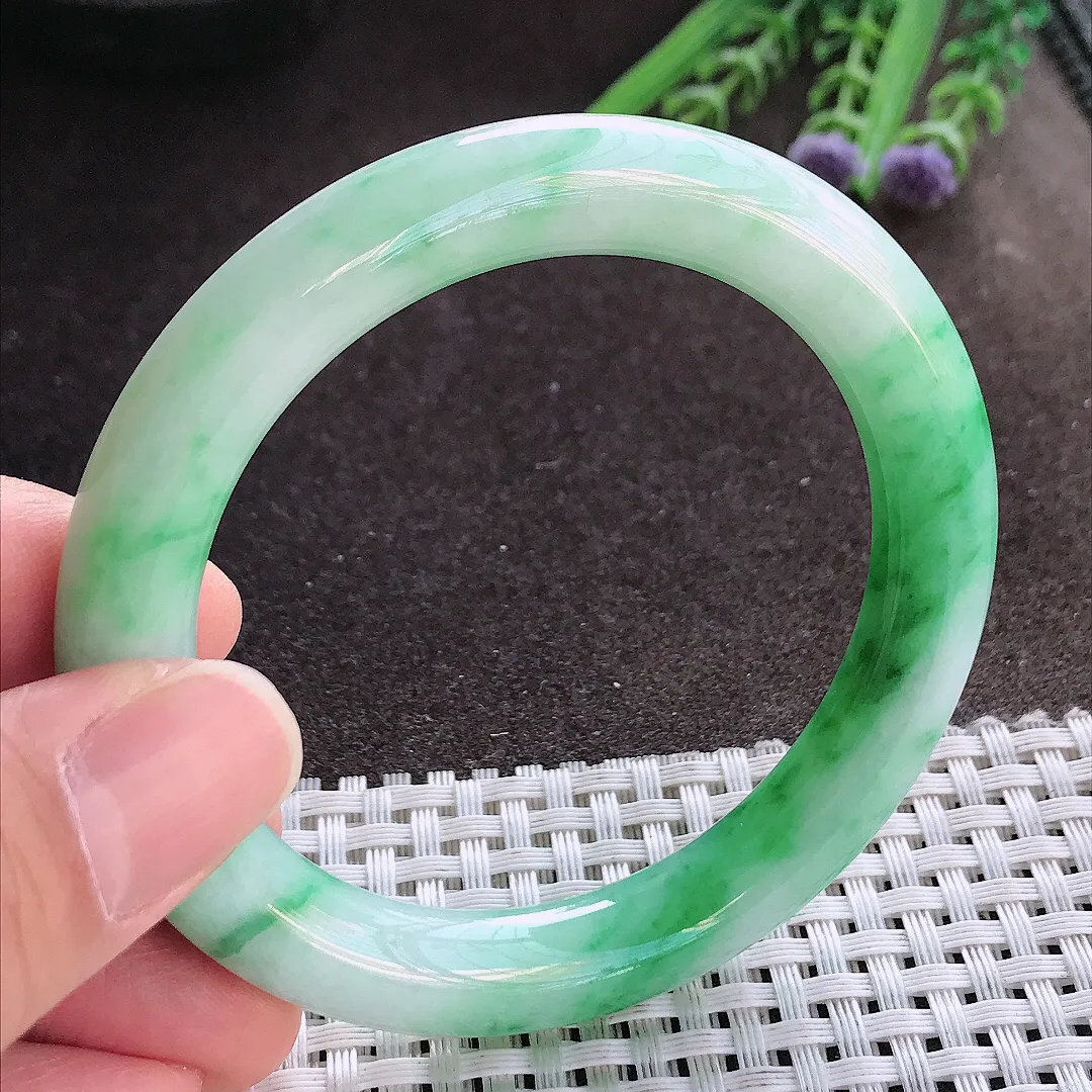 实拍A货翡翠54.8/10/9.8老坑精美飘阳绿圆条手镯翡翠玉镯手环