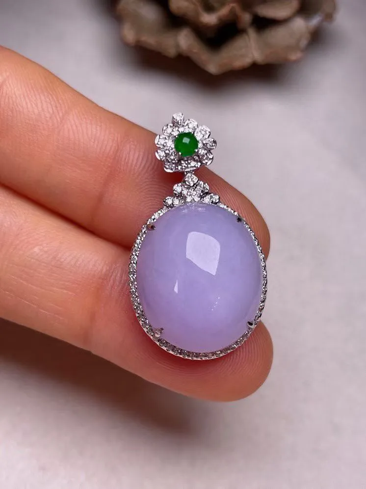 冰糯种紫罗兰蛋面吊坠、真金真钻镶嵌，种水好，玉质细腻 .裸石尺寸 17.6*14.7