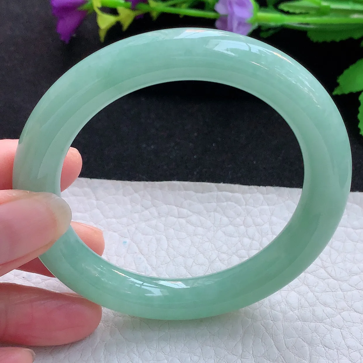 n实拍56.5*10.5美人镯 天然缅甸翡翠玉手镯水润甜绿圆条玉手环