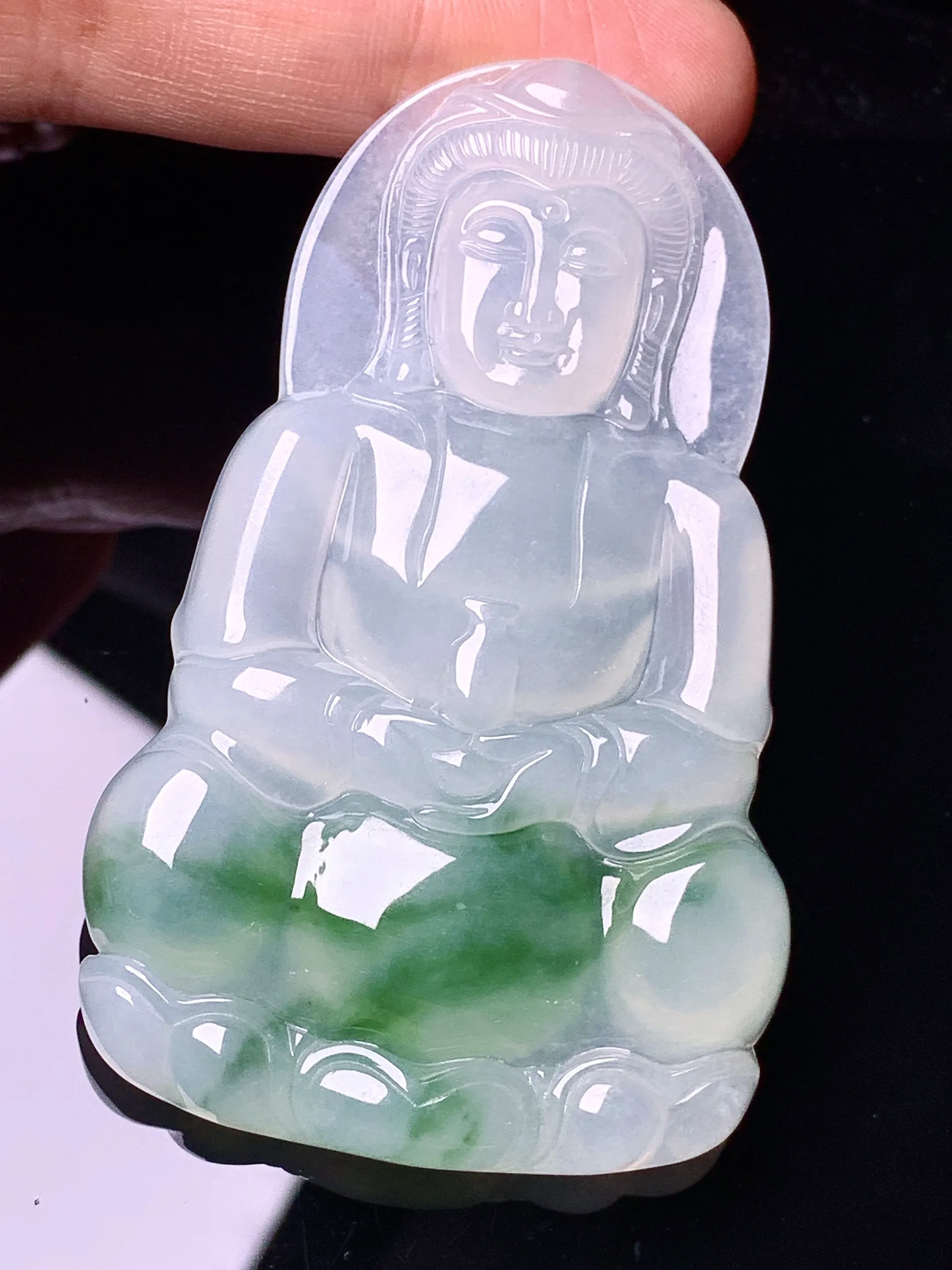 冰种飘绿观音菩萨吊坠 玉质细腻 色泽艳丽清新 整体尺寸65.5*40.6*6