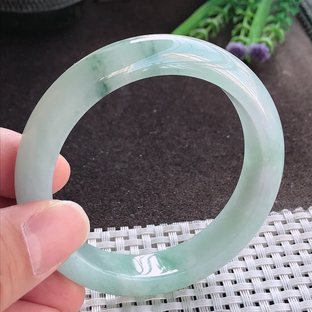 实拍A货翡翠55/13/8.5老坑冰润起胶飘花手镯宽边玉镯手环