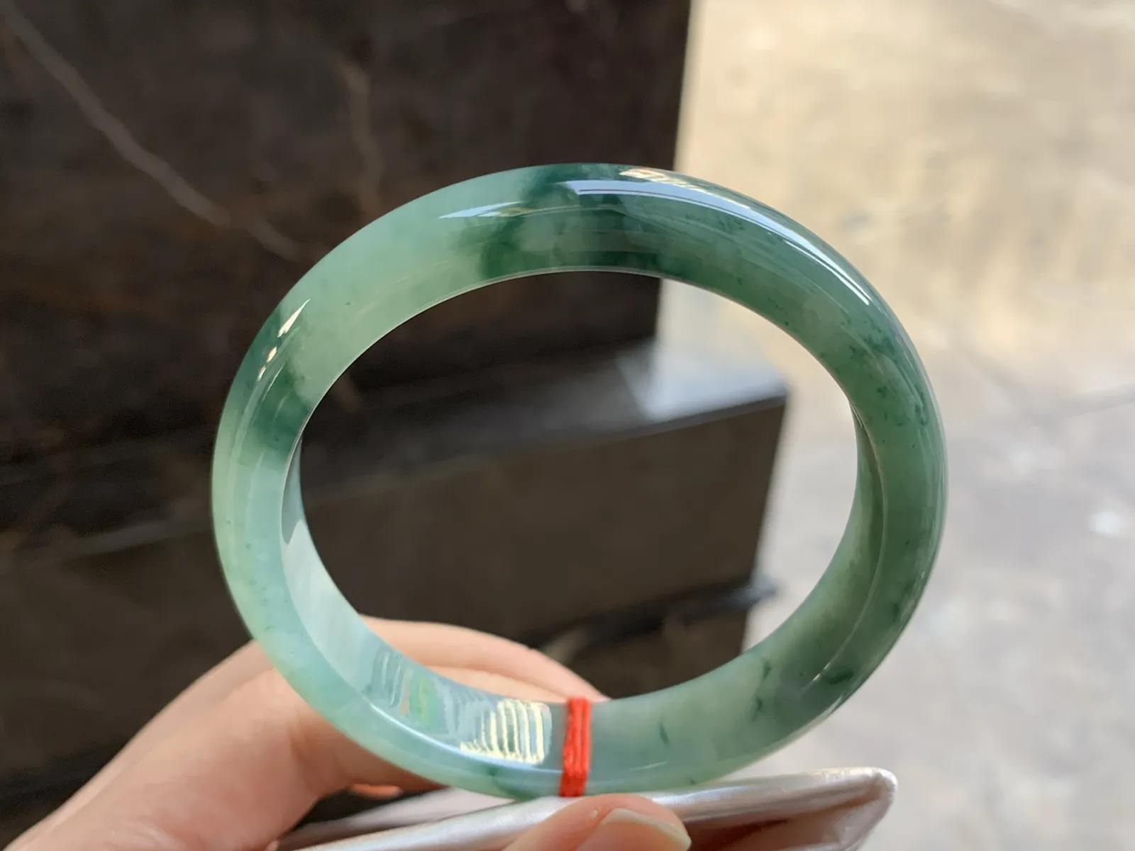 58.5-12.6-7.7

蓝花手镯^_^飘花浓郁