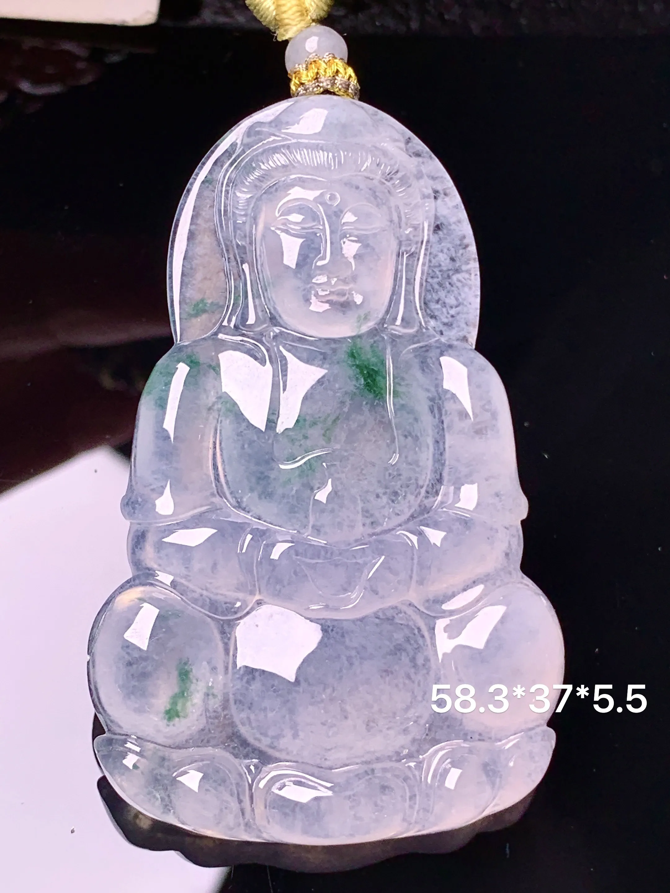 冰种飘绿观音菩萨吊坠 玉质细腻 色泽艳丽清新 整体尺寸58.3*37*5.5